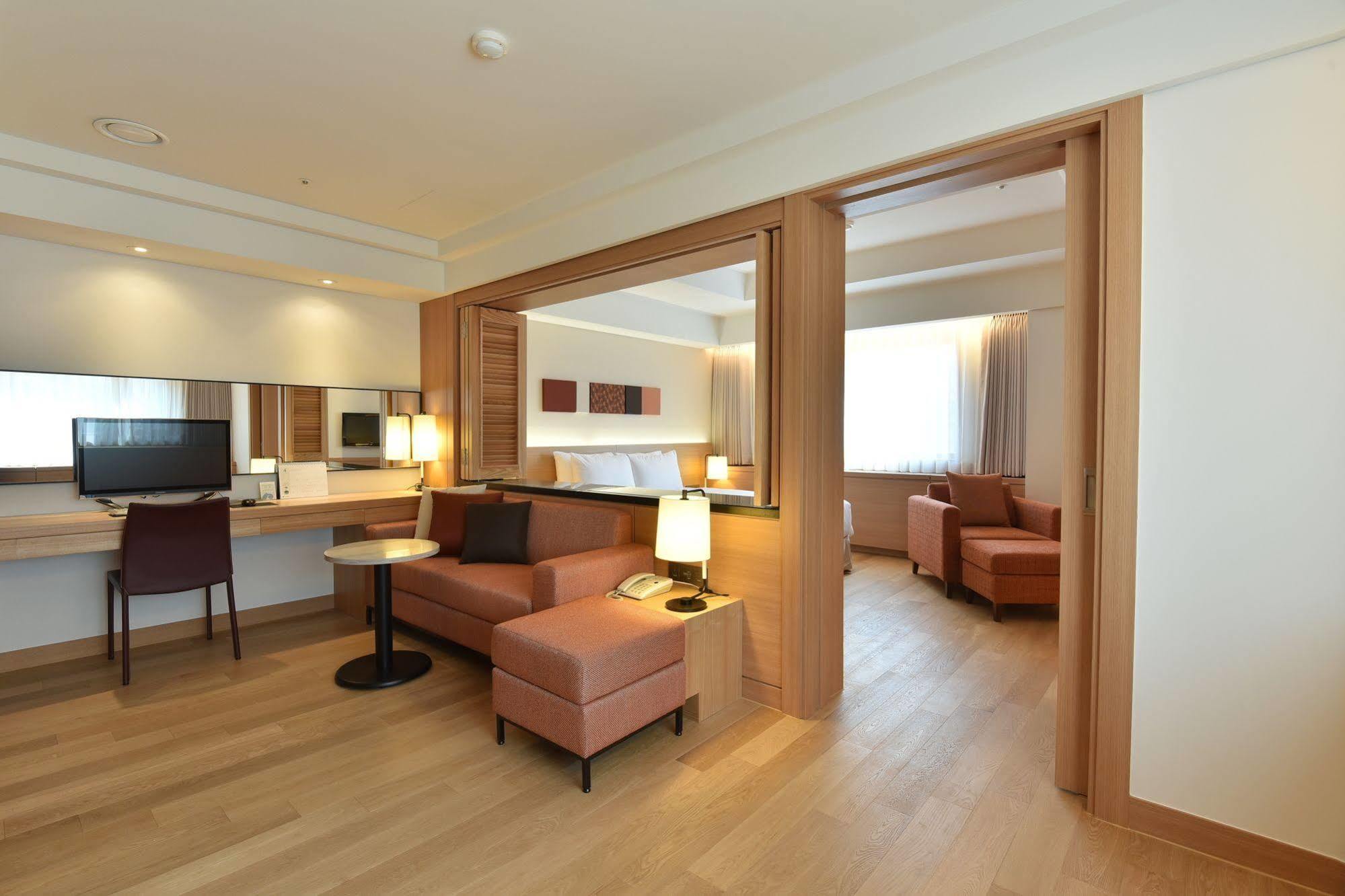 Pacific 4*